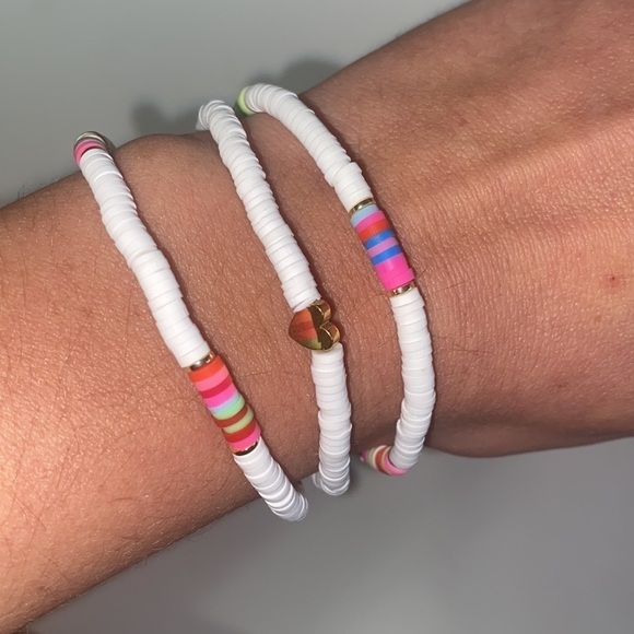 NEW Clay Beaded Colorful Heart Stackable Bracelet - Picture 1 of 2